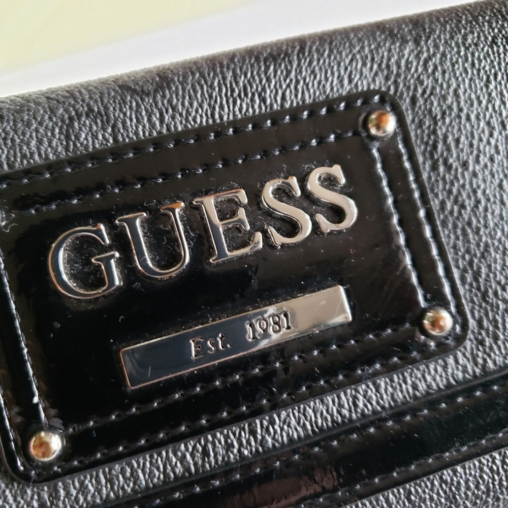 Guess Wallet - Picture 8 of 8